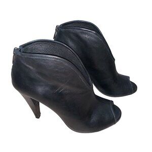 Vince Camuto Women's Size 6.5 Finaleigh Leather Heeled Booties Black Stiletto